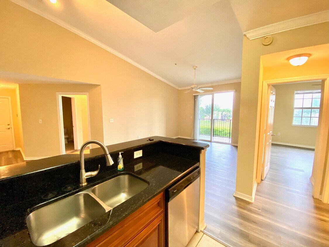 Foto principal - 15125 Michelangelo Blvd