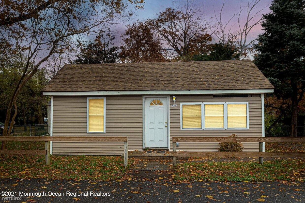 Primary Photo - 1 br, 1 bath House - 924 Gilbert Ave