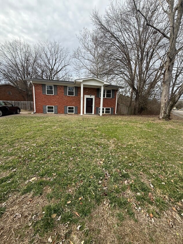 Photo - 1815 Tennyson Dr (Clarksville, IN)