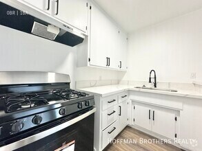 Building Photo - 838 Normandie Ave
