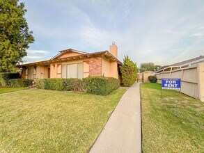 Building Photo - 2701 N Dell St