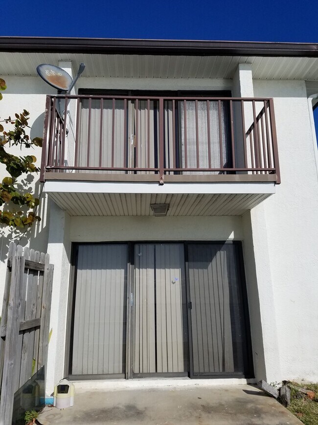 Rear Exterior - 3000 S Atlantic Ave