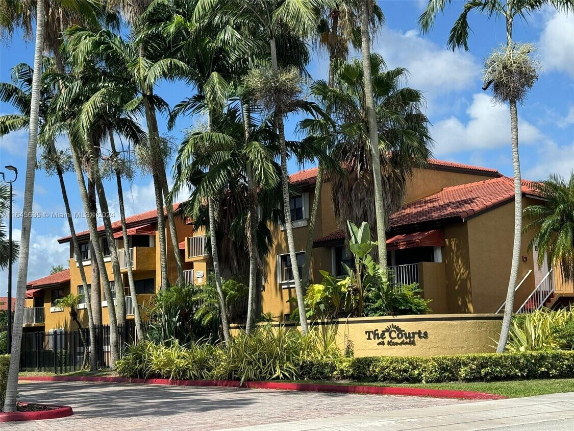 Foto principal - 15500 SW 80th St