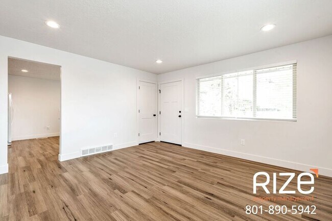 Building Photo - 178 S Orchard Dr