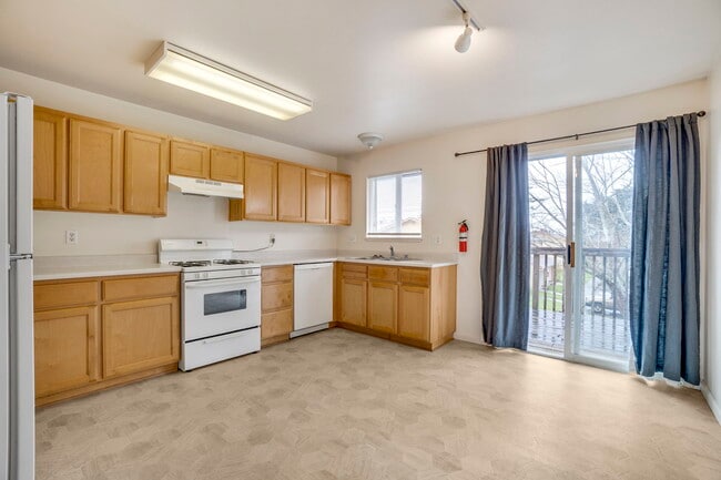 Building Photo - 1445 Larissa Cir