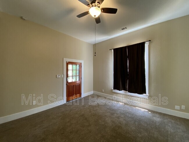 Foto del edificio - 1222 W 19th St