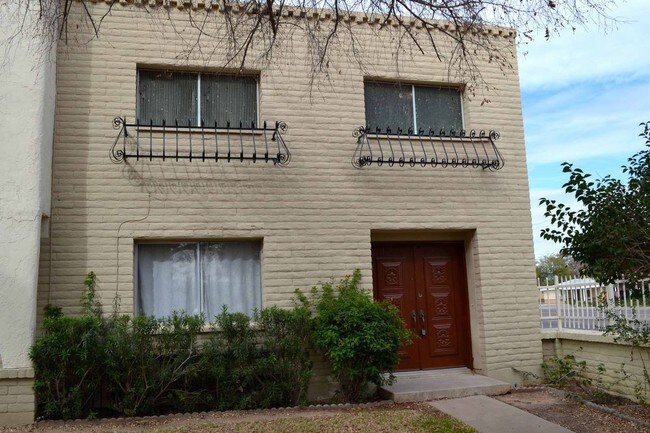 Foto del edificio - 1901 W Hazelwood Pky