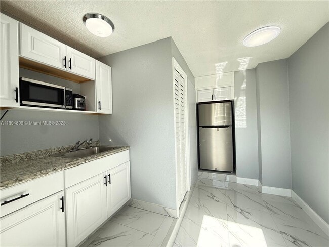 Foto del edificio - 5137 NW 28th St