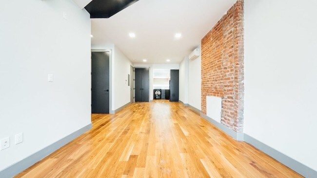 Foto del edificio - 675 Grand St