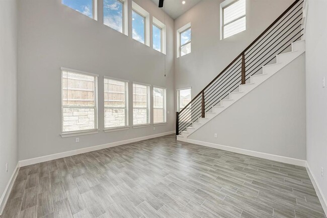 Building Photo - 12811 Stanford Dr