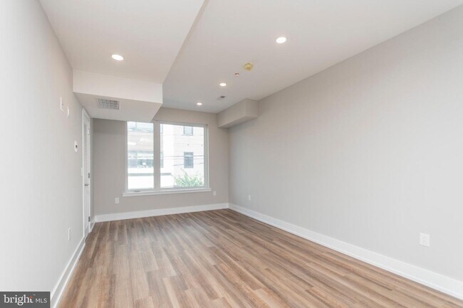 Foto del edificio - 344 Queen St