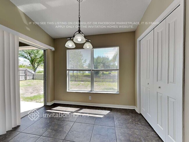 Foto del edificio - 6815 Monarch Park Dr
