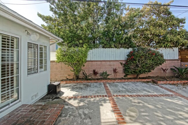 Foto del edificio - REMODELED, BRIGHT & AIRY, 4BR3BA HOME W/ G...
