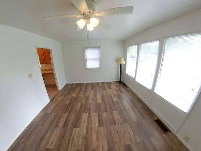 Building Photo - 135 N Bryan Ave