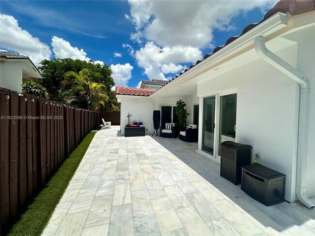 Foto del edificio - 5020 SW 154th Ave