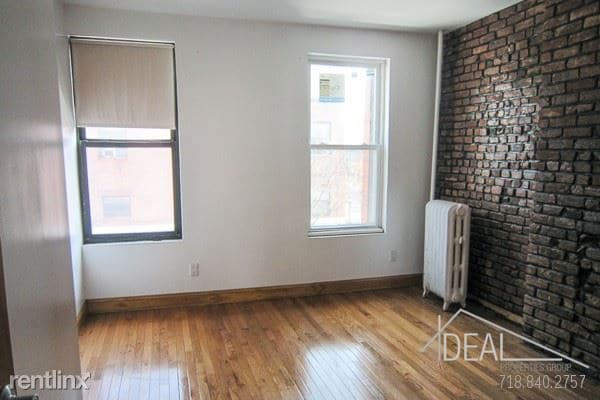 Building Photo - 98 Hoyt St