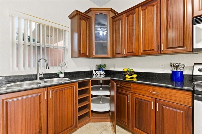 Building Photo - 1620 Presidential Way