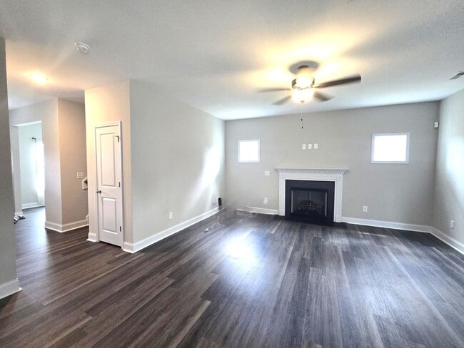 Building Photo - Raeford Rental
