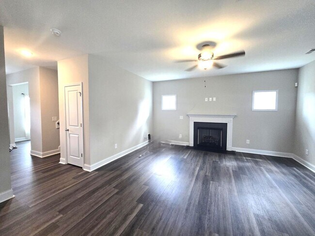 Foto del edificio - Raeford Rental