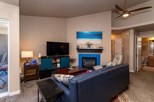 Building Photo - Beautiful upper-level condo in gated community!!!