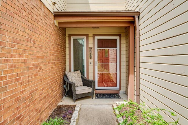 Foto del edificio - 6621 Mesa Hollow Dr