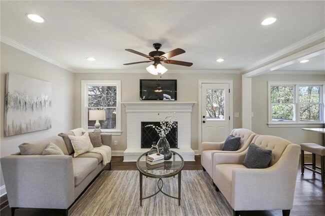 Building Photo - 220 Mansell Cir