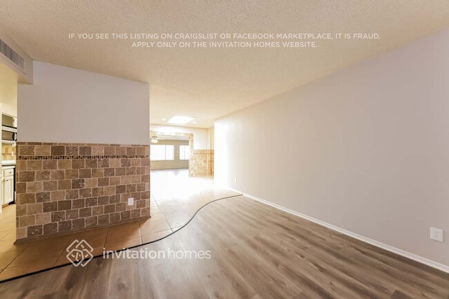 Building Photo - 5141 W Larkspur Dr