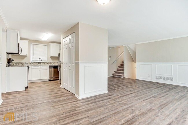 Building Photo - 3409 Glensford Dr
