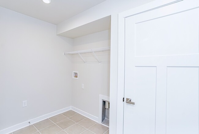 Building Photo - 513 Roan Creek Trl