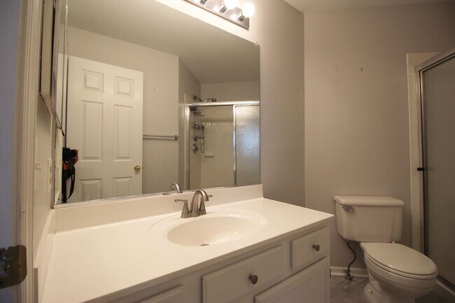 Foto del edificio - 2/2.5 Bath Condo in Sterling!