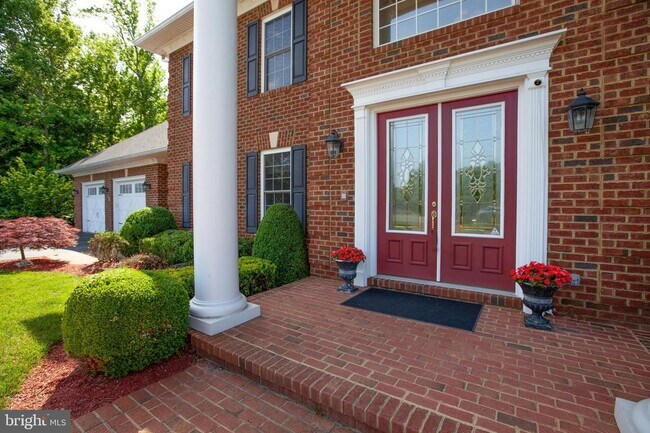Building Photo - 8411 Broadmore Ln