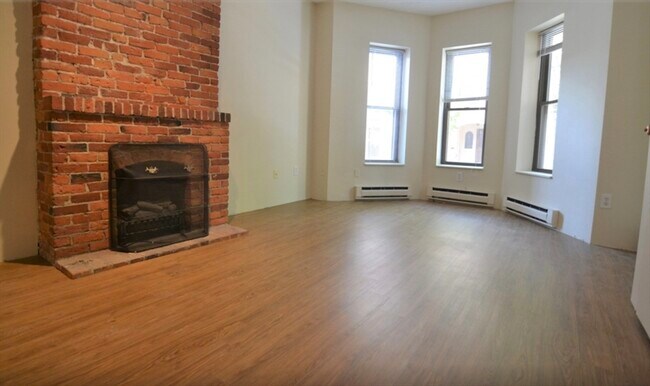 Building Photo - 56 Saint Germain St