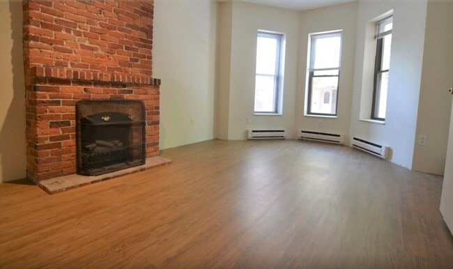 Building Photo - 56 Saint Germain St