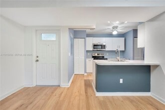 Building Photo - 9912 Hammocks Blvd