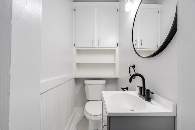 Foto del edificio - 1528 N Beard Ave