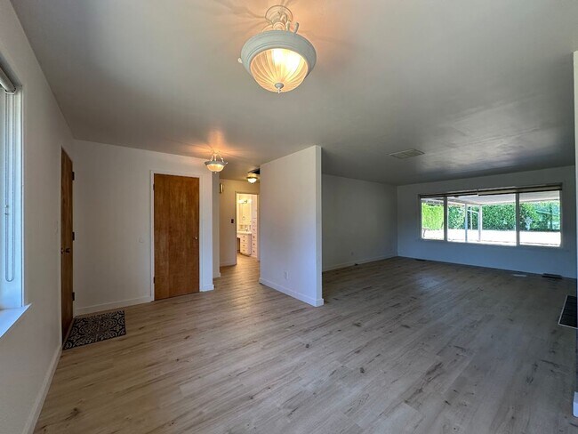 Foto del edificio - 2 bedroom - Retro Charmer in the Heart of ...