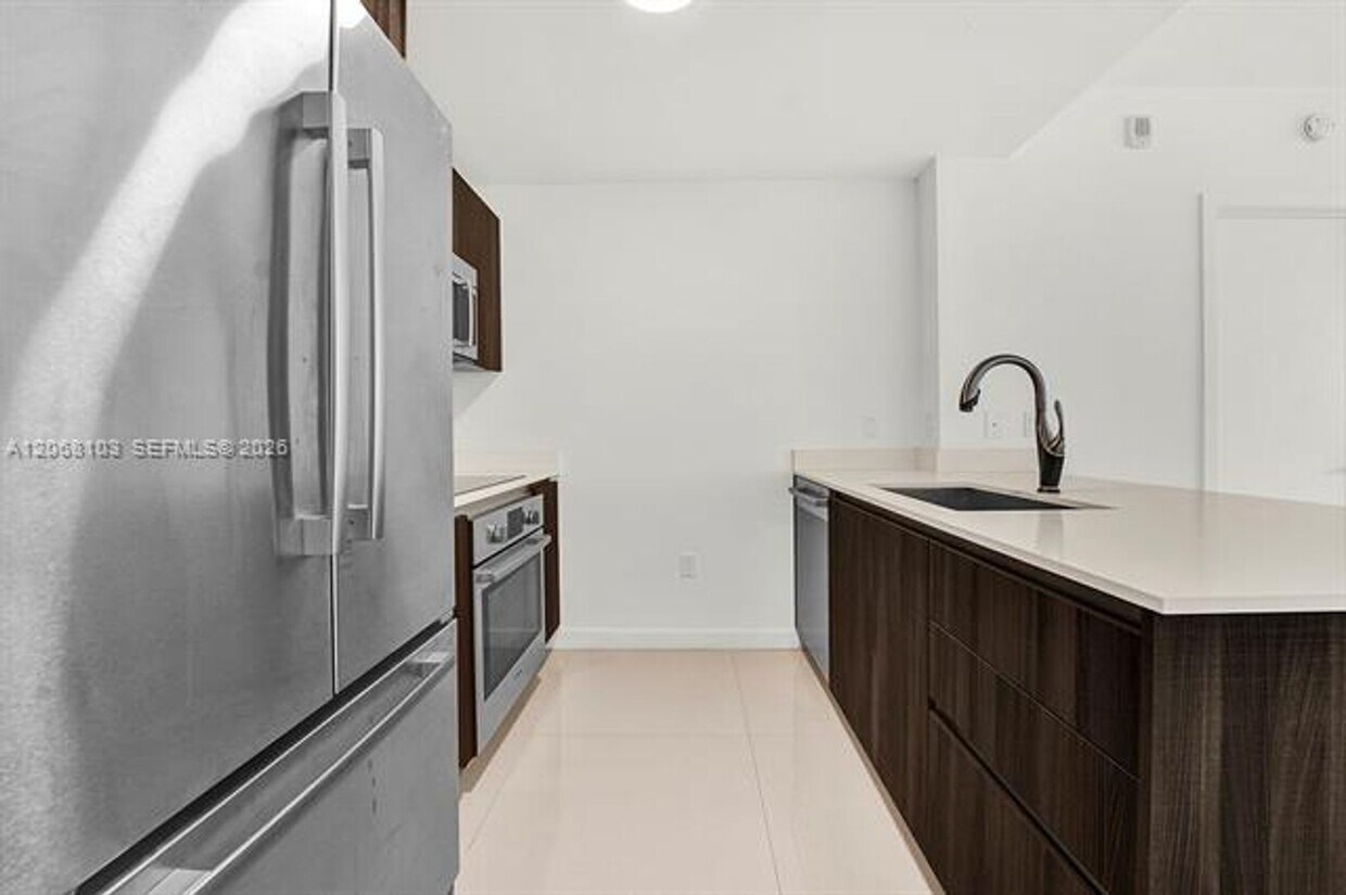 Photo - 488 NE 18th St cu-3105