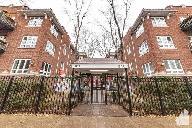 Building Photo - 2 bedroom in Chicago IL 60640