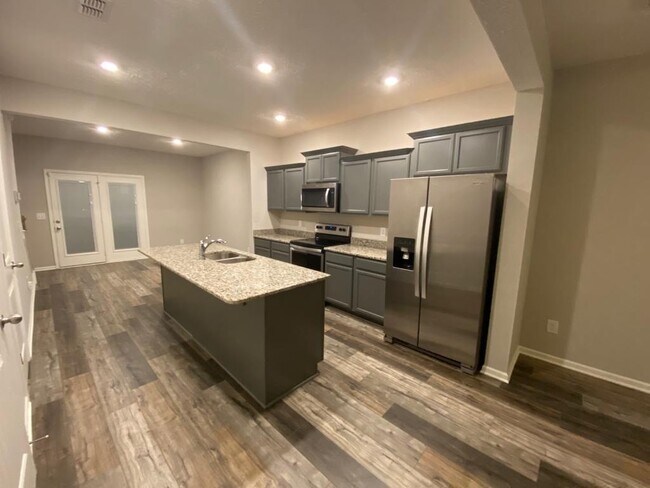 Building Photo - 747 Bradburn Village Way