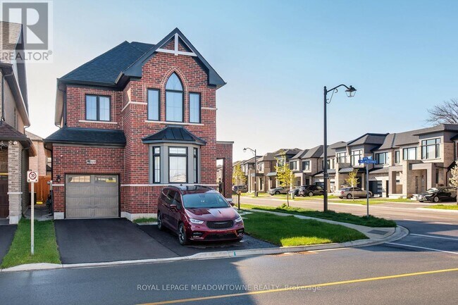 Photo du bâtiment - 1410 Wellwood Terrace