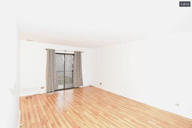 Building Photo - 2208 Country Club Dr