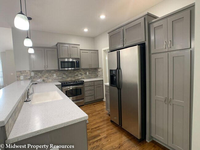 Foto del edificio - 3 Bedroom Home For Rent | Offered by Midwe...