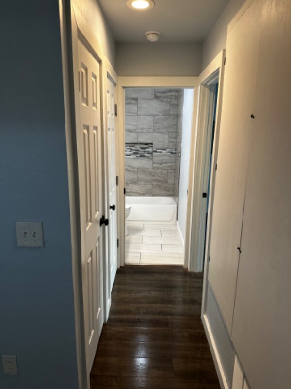 Foto del edificio - 815 E Lindsey St
