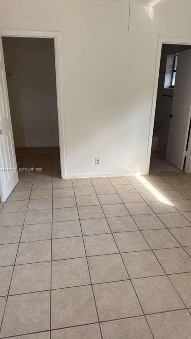 Building Photo - 1704 SW 43rd Ave