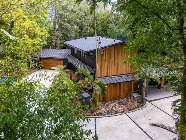 Foto del edificio - 6525 SW 133rd Dr