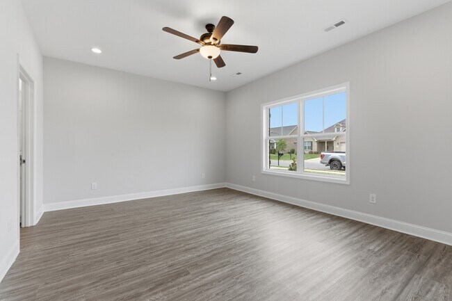 Foto del edificio - 3237 McClellan Way SE