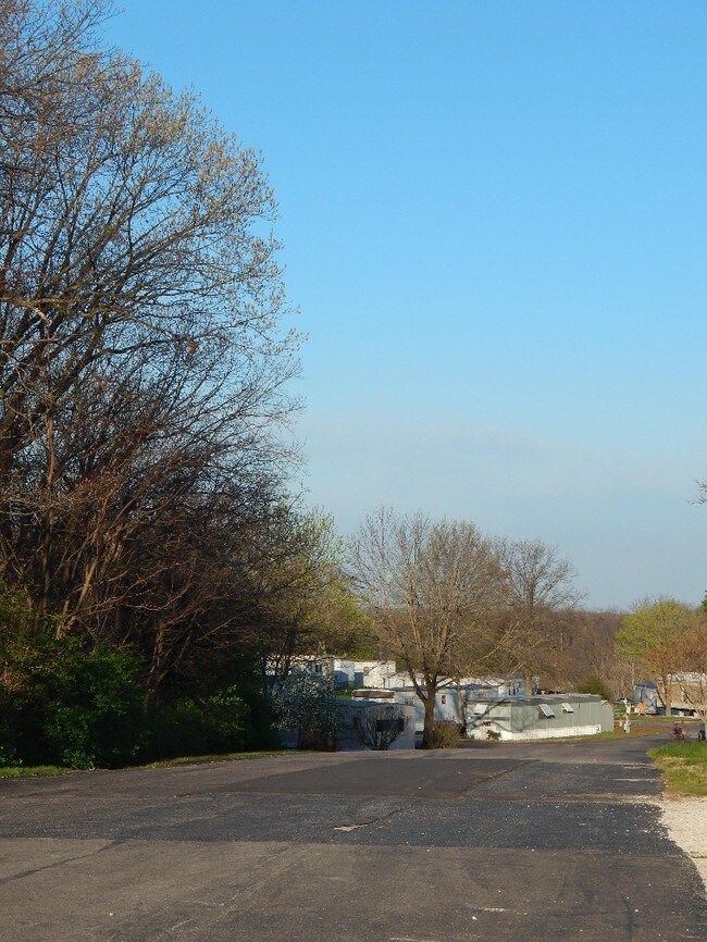 Building Photo - 254 Golden Crest Dr