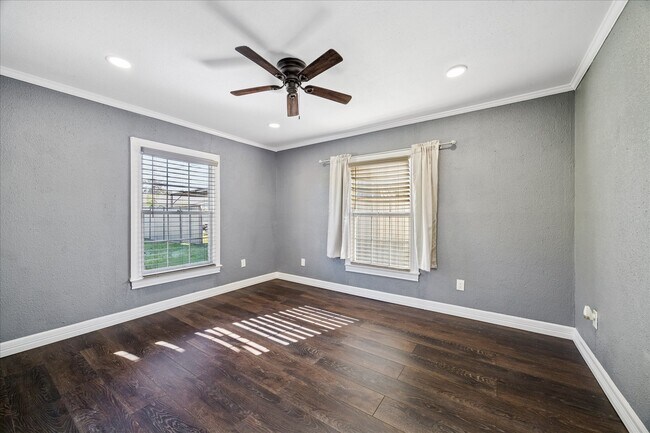 Foto del edificio - 1900 Oregon St