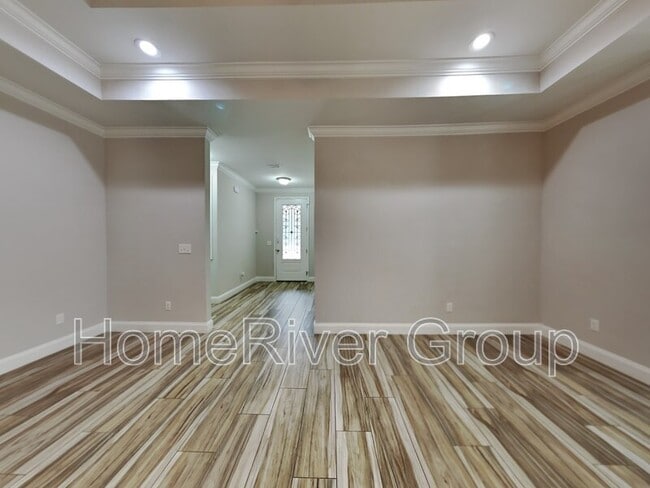 Foto del edificio - 418 Little John Rd