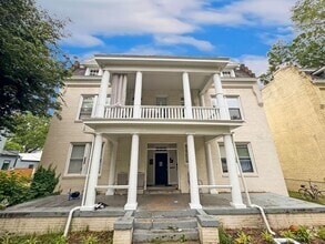 Building Photo - 3425 Carolina Ave
